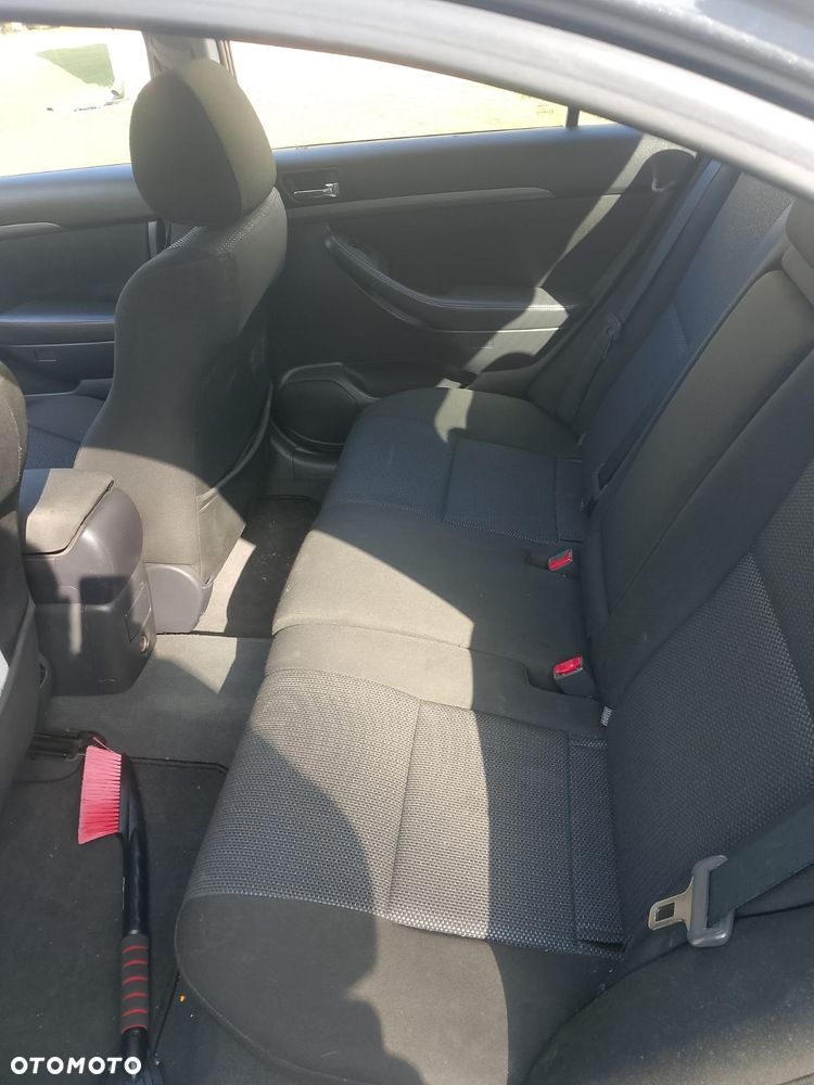Toyota Avensis 2.0 D-4D Sol - 7