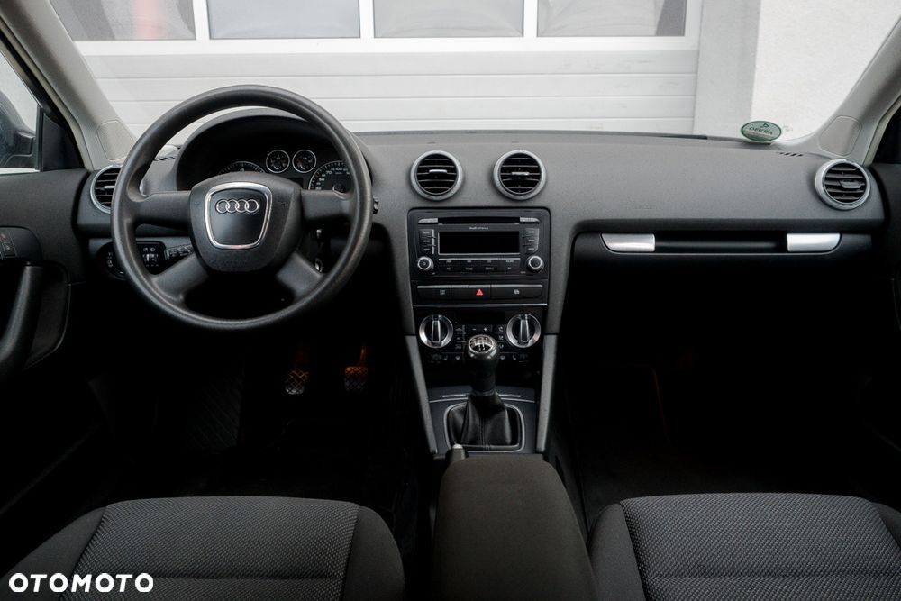 Audi A3 Sportback 1.6 Attraction - 31