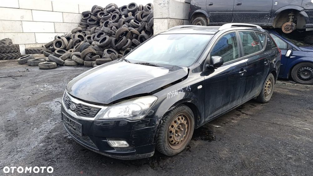 36043 Kia cee'd I lift model od 09-12 silnik 1.4 16V G4FA 109 km lakier 1K - 2
