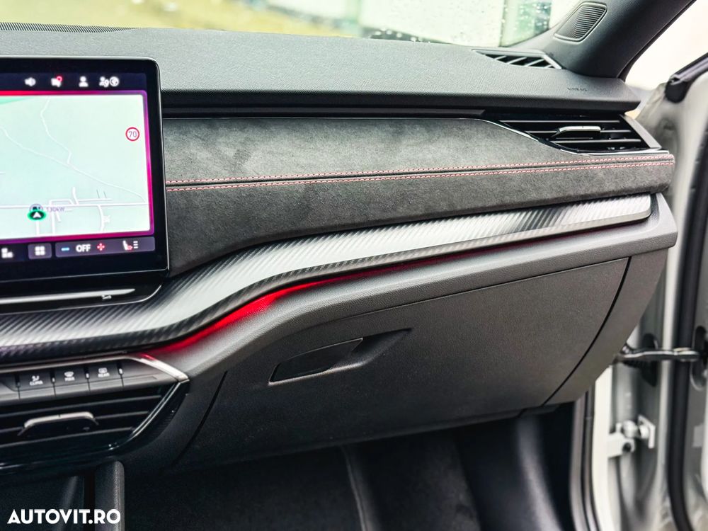 Skoda Octavia 2.0 TSI 265 CP DSG RS - 23