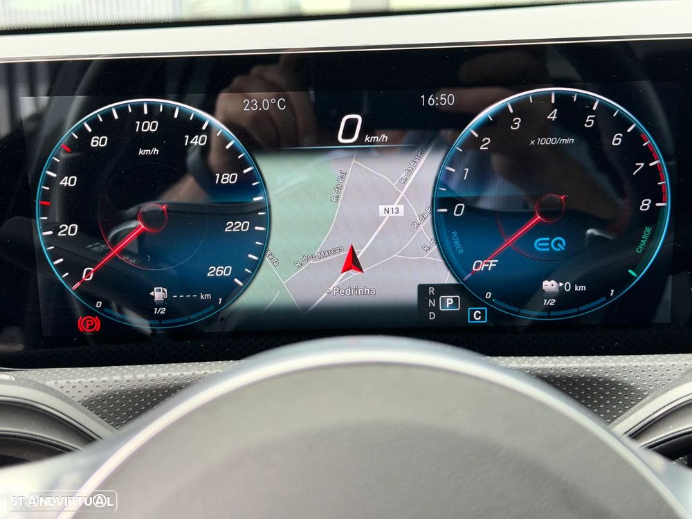 Mercedes-Benz A 250 e 8G-DCT AMG Line - 23