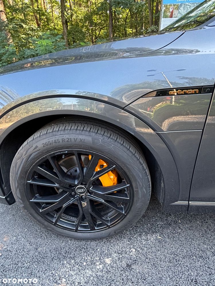 Audi Q8 Sportback e-tron - 36