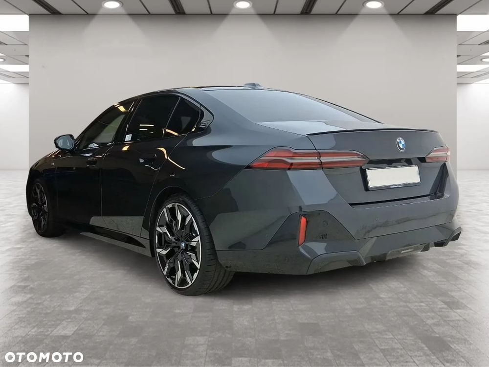 BMW Seria 5 540d xDrive mHEV M Sport - 4