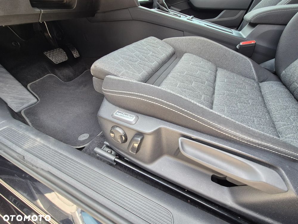 Volkswagen Passat 2.0 TDI EVO Business DSG - 37
