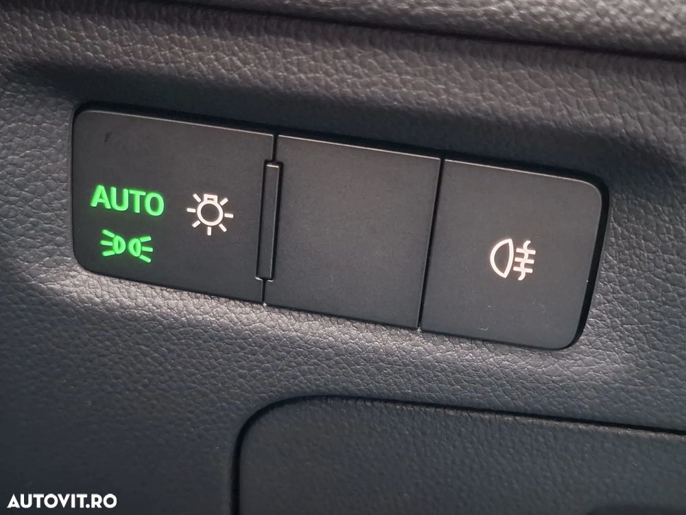 Skoda Octavia 2.0 TDI 150 CP DSG Selection - 35