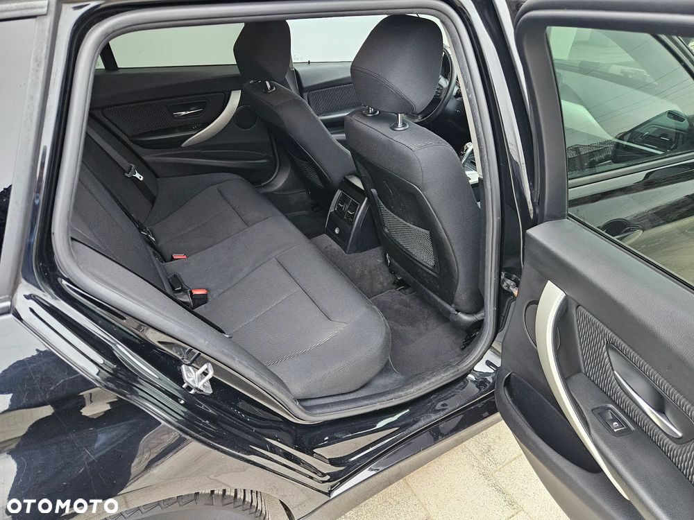 BMW Seria 3 318d - 18