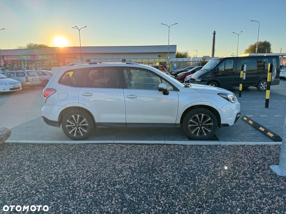 Subaru Forester 2.0 i Platinum Lineartronic - 3