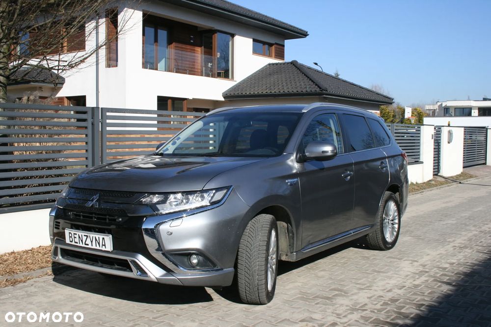Mitsubishi Outlander - 33