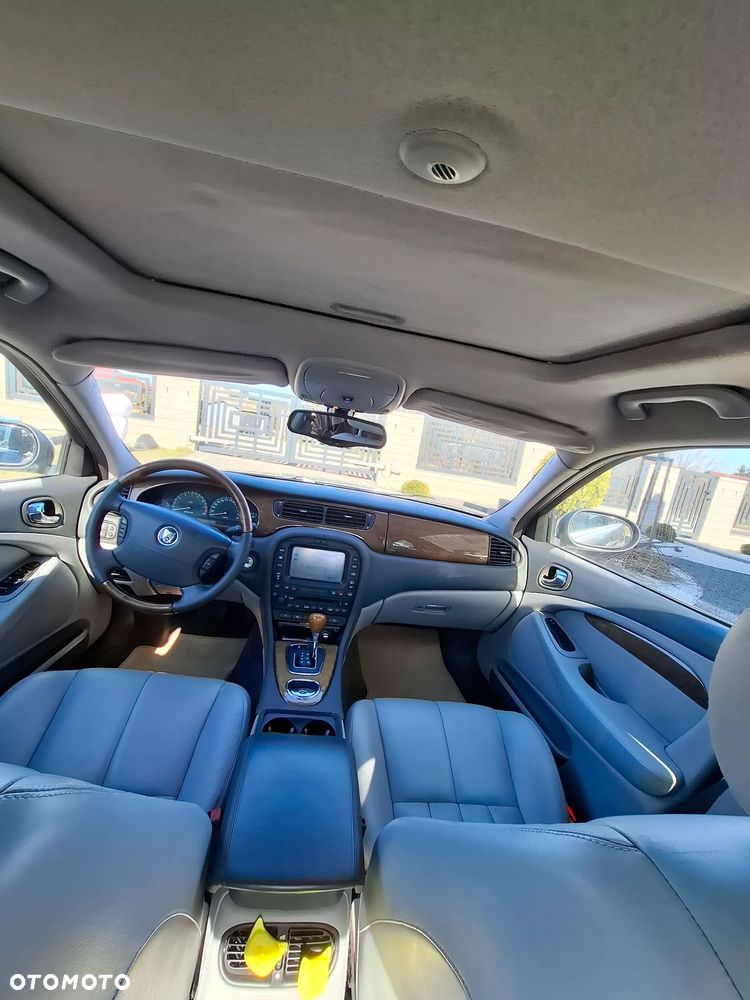 Jaguar S-Type 4.2 V8 - 15