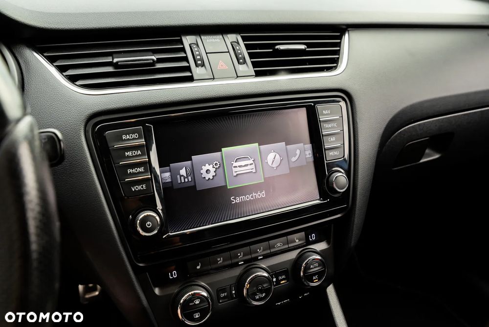 Skoda Octavia 2.0 TSI (Green tec) DSG RS - 38