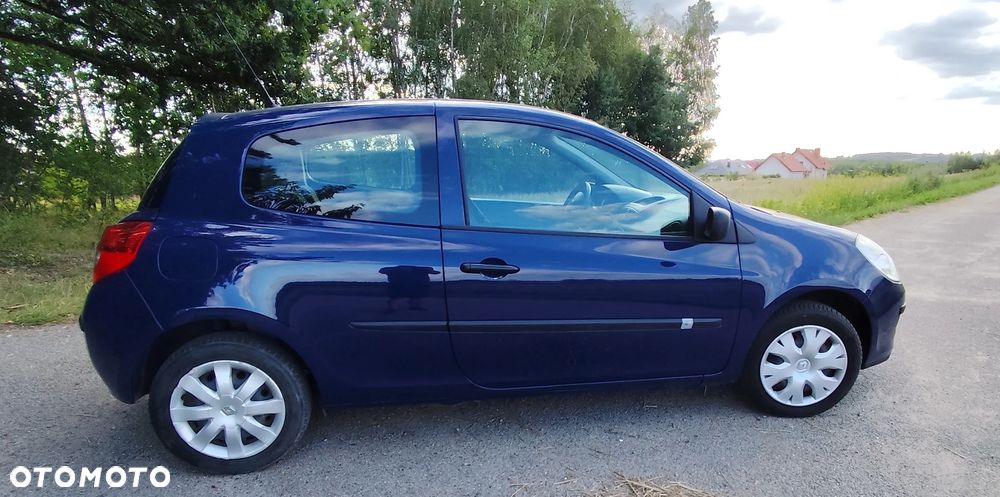 Renault Clio 1.2 16V Emotion - 8
