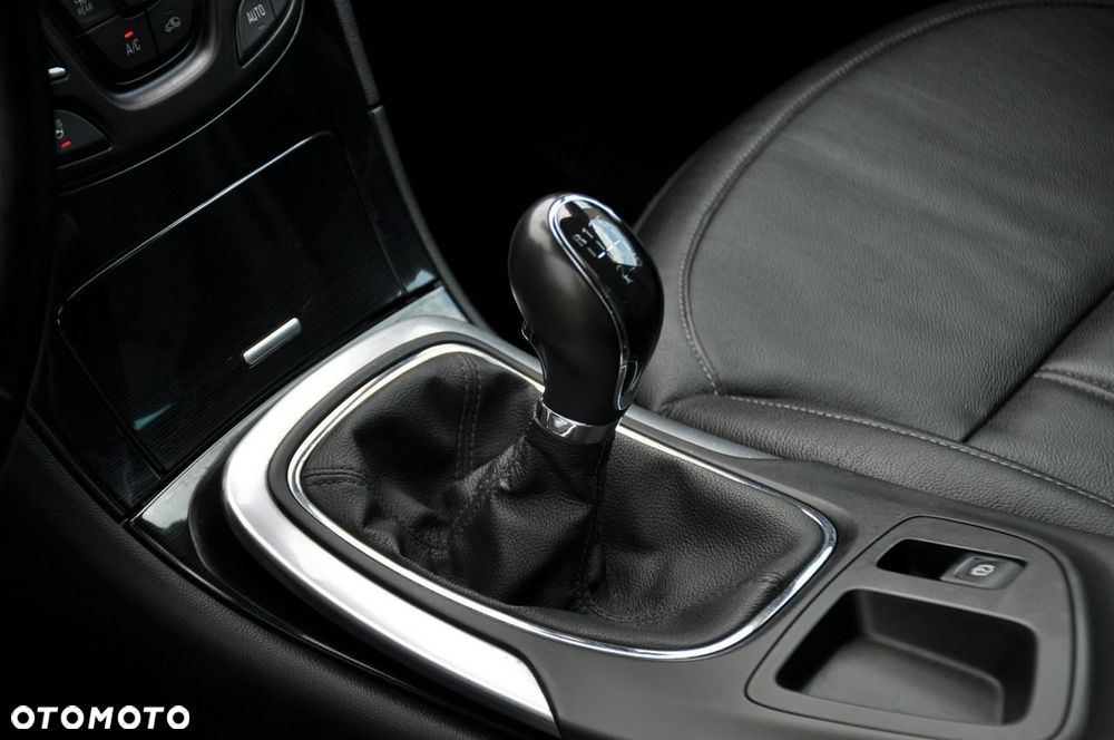Opel Insignia - 36