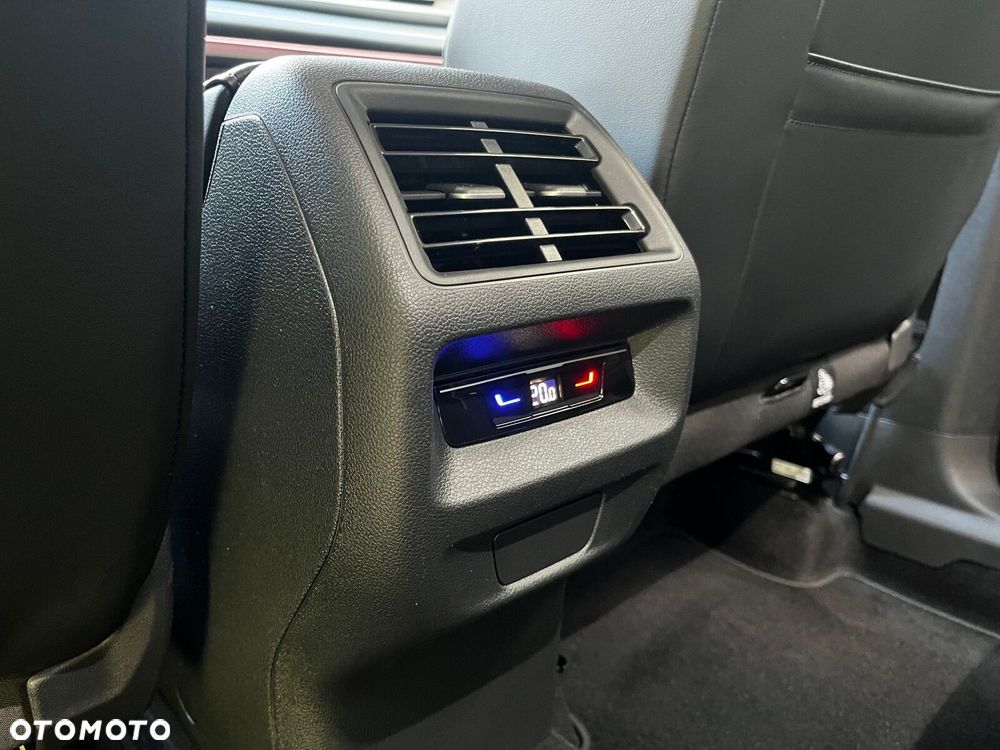 Volkswagen Tayron 2.0 TDI SCR Elegance DSG - 20