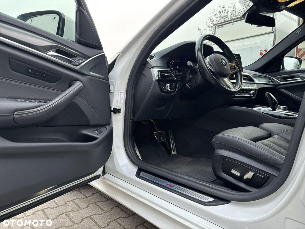 BMW Seria 5 520d M Sport sport - 10