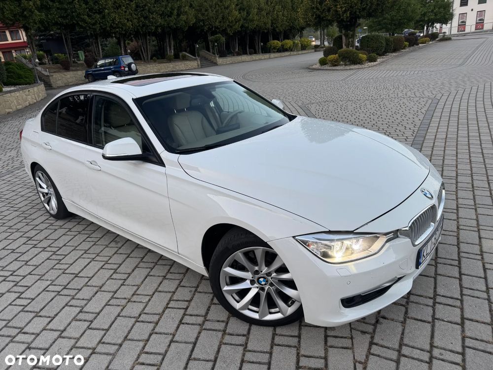 BMW Seria 3 328i Sport-Aut Modern Line - 22