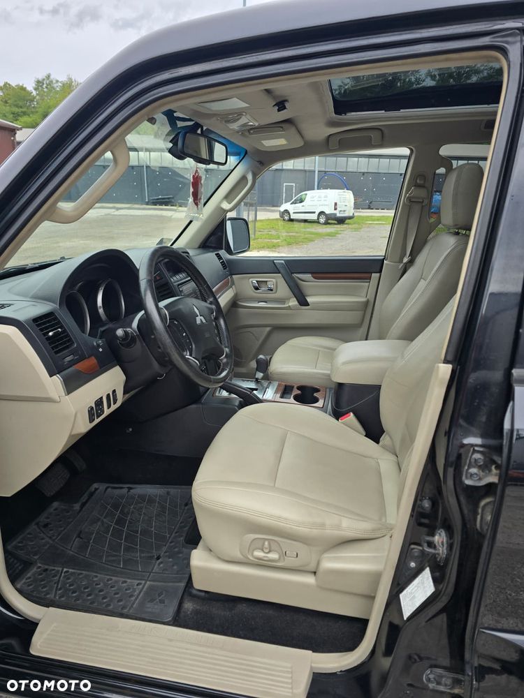 Mitsubishi Pajero 3.2 DI-D Automatik Intense - 8