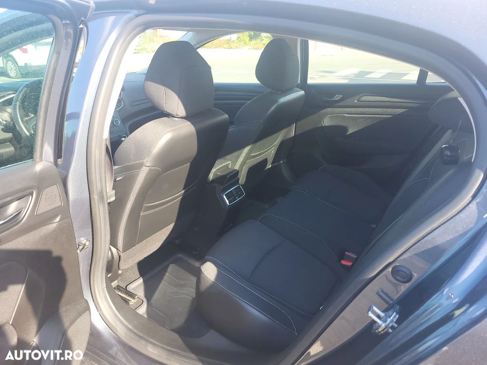 Renault Megane TCe GPF Zen - 9