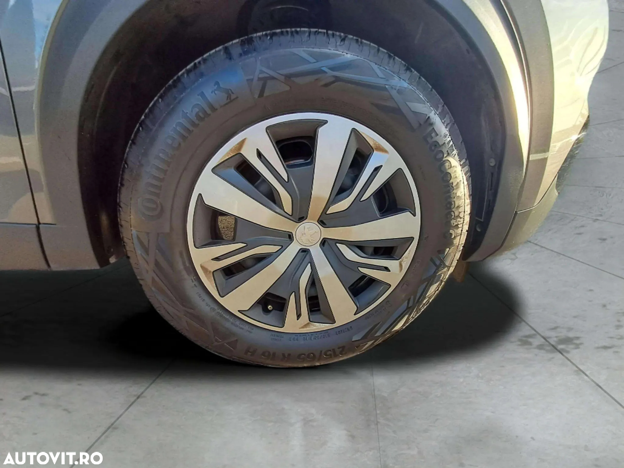 Peugeot 2008 1.2 L PureTech STT Active - 13