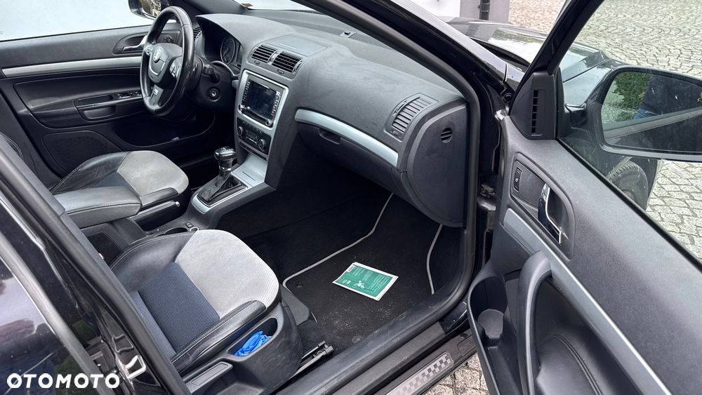 Skoda Octavia 2.0 TDI RS DSG - 21