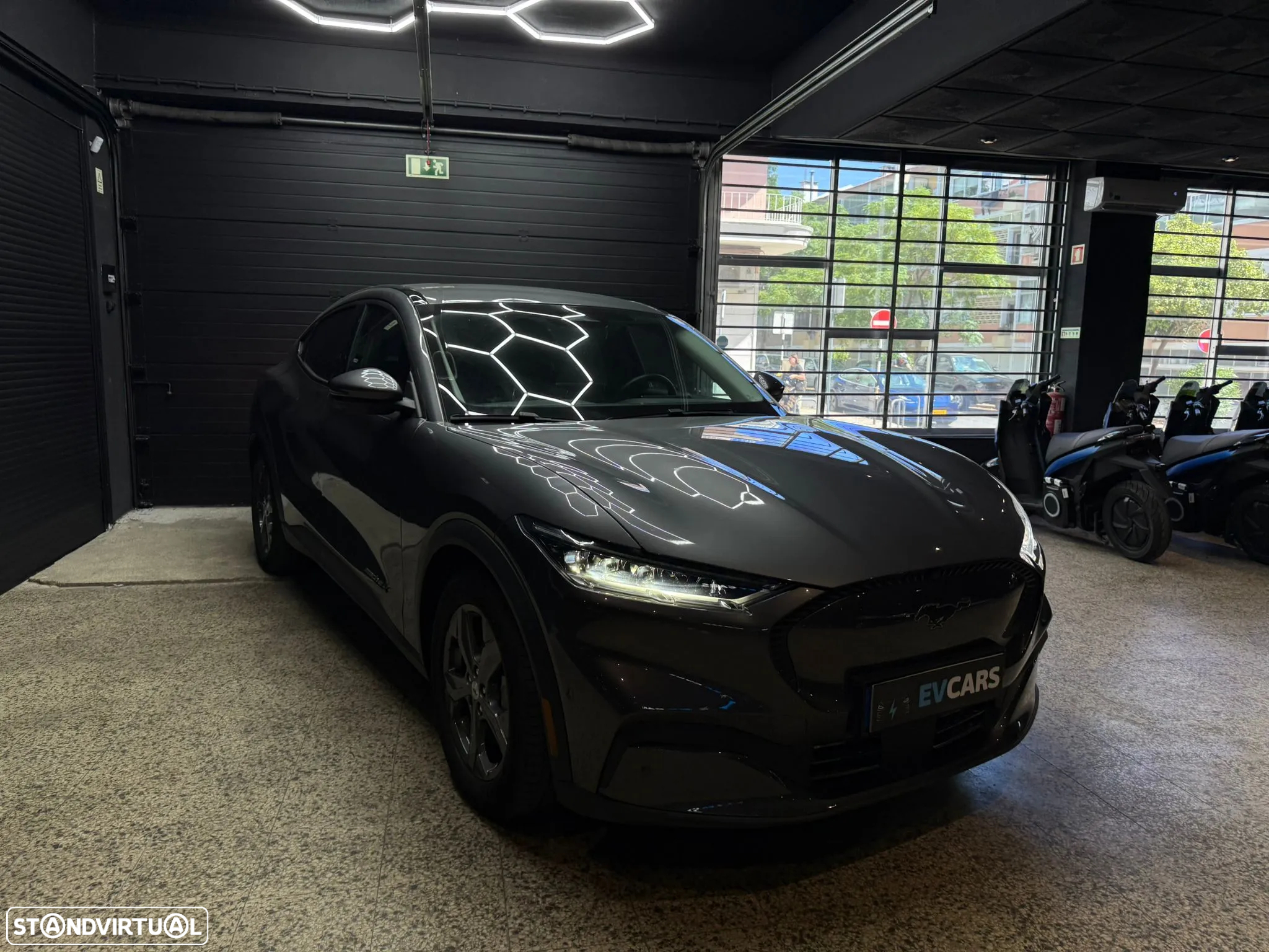 Ford Mustang Mach-E Standard - 8