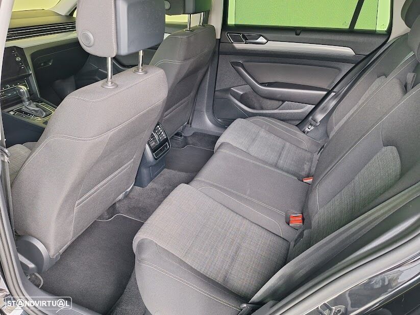 VW Passat Variant 2.0 TDi Business DSG - 10