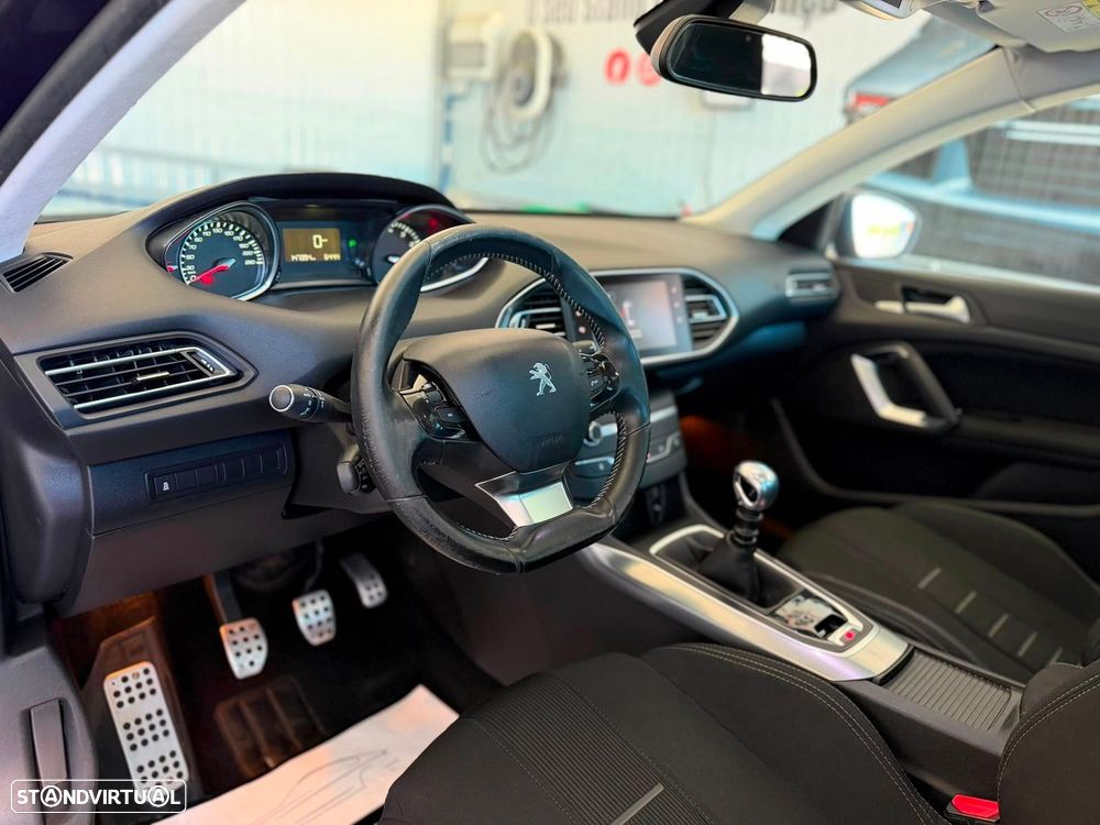 Peugeot 308 - 10