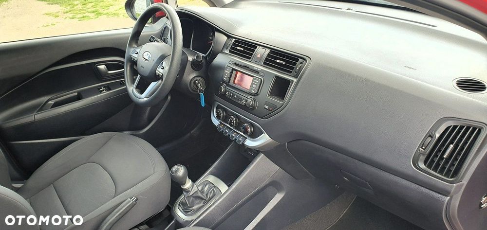 Kia Rio - 12