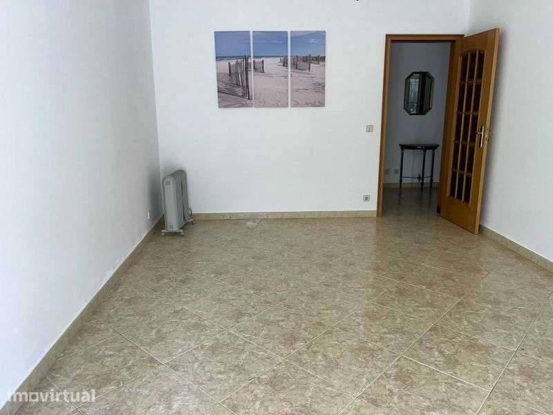 T1 com 3 varandas em Santo António da Caparica - Grande imagem: 4/9