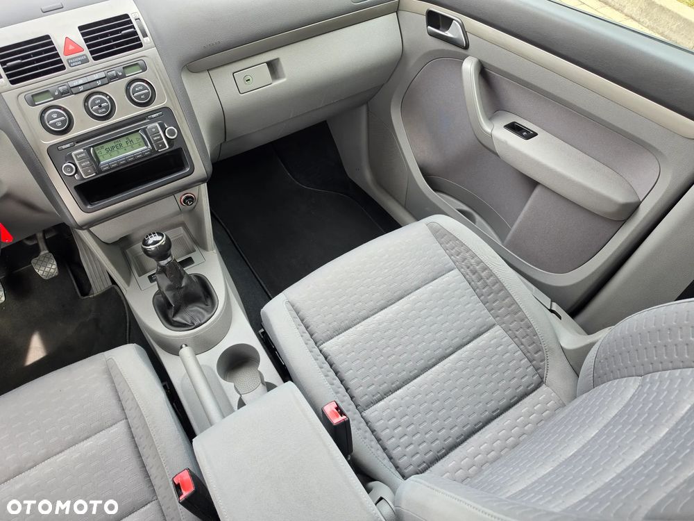 Volkswagen Touran 1.9 TDI DPF Highline - 21