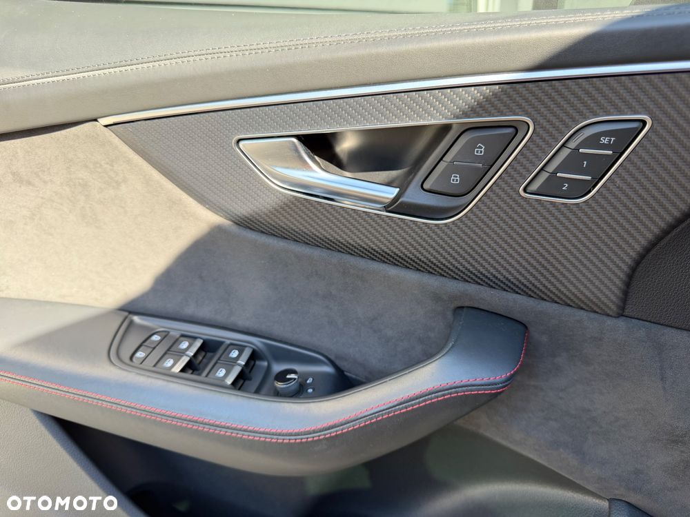 Audi RS Q8 - 30