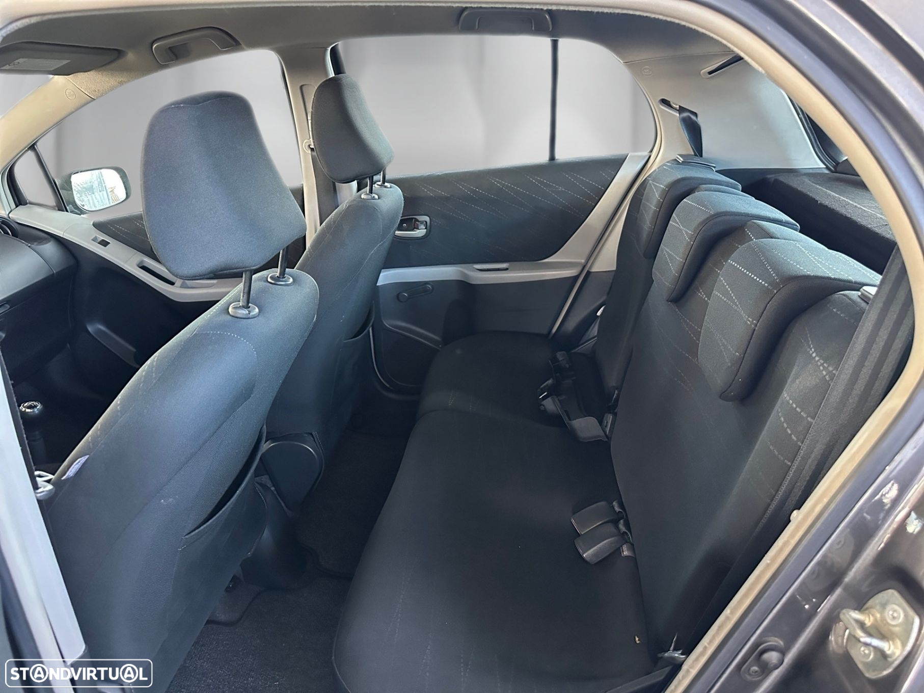 Toyota Yaris 1.4 D-4D AC Manual - 5