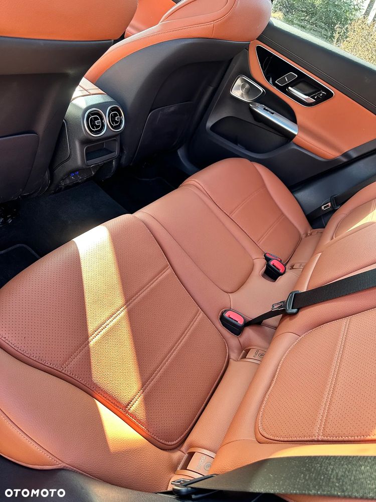 Mercedes-Benz GLC - 22