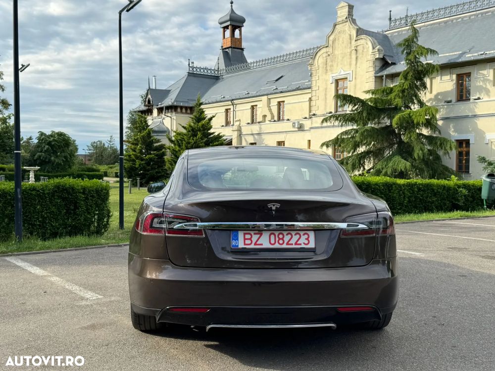 Tesla Model S 85 - 17