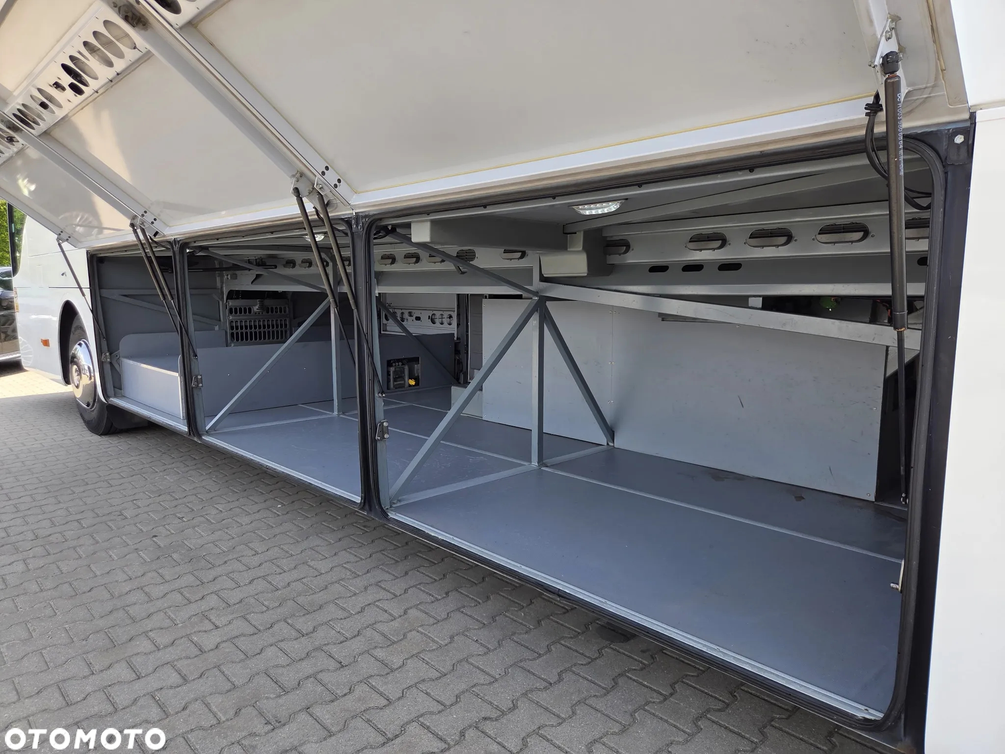 Mercedes-Benz TOURISMO RHD-L 14 METRÓW/ 61 MIEJSC LUXLINE / WC - 19