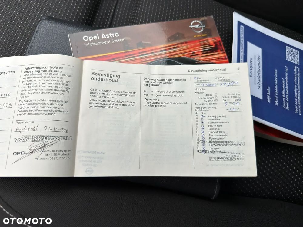 Opel Astra 1.4 T Cosmo - 33