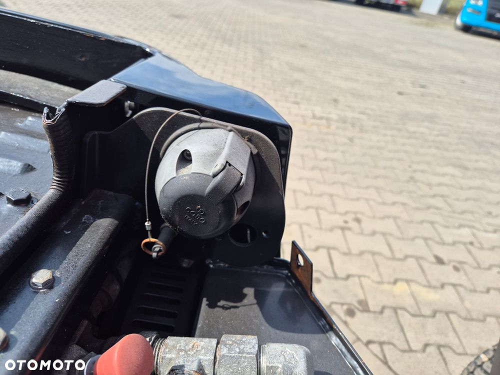 Kaercher MIC C34 / NOŚNIK NARZĘDZI / PRZYCZEPA WYWROTKA / IDEALNY DO MIASTA / ZAMIATARKA / PŁUG SNIEŻNY / 4X4 / NISKIE MOTOGODZINY / JEDNO URZĄDZENIE WIELE ZASTOSOWAŃ! - 22