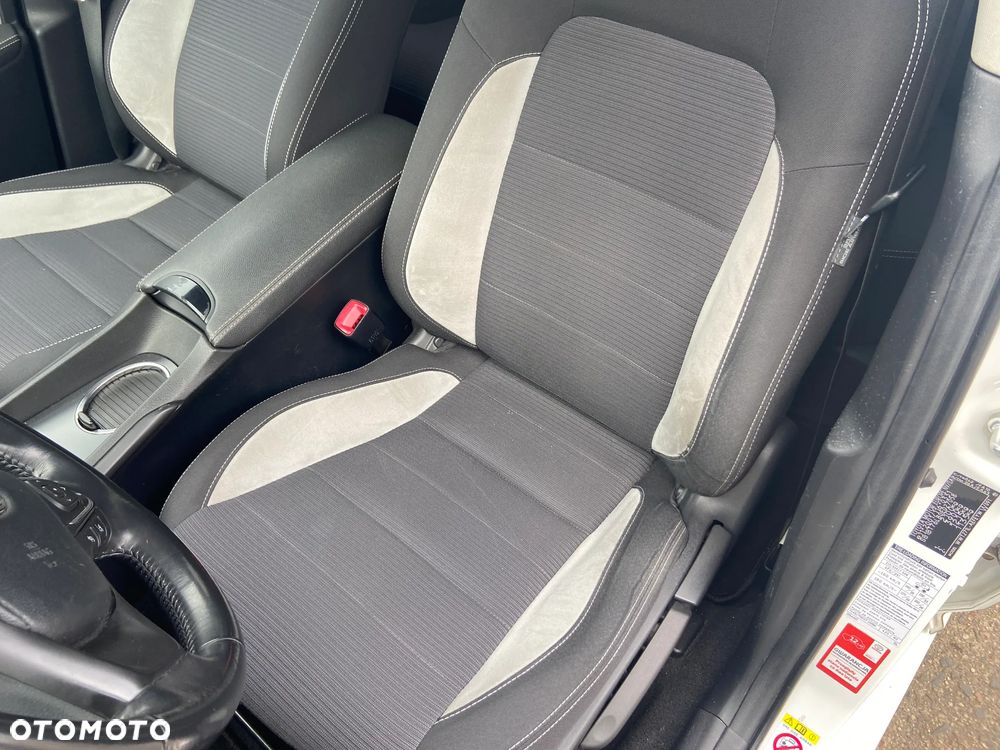 Toyota Avensis 2.0 D-4D Premium - 15