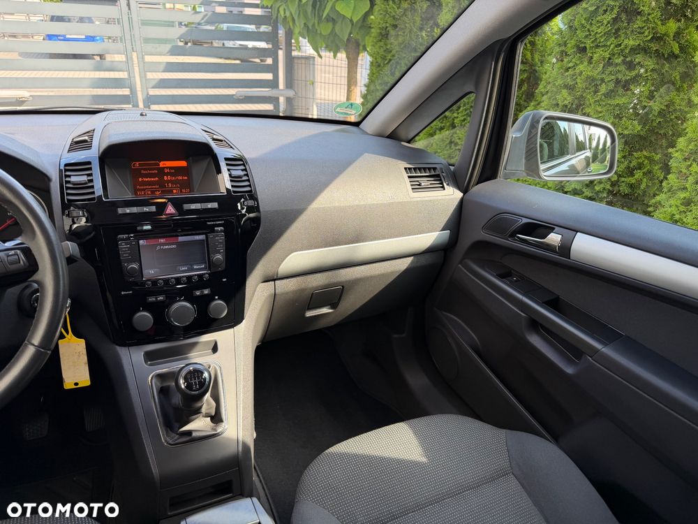 Opel Zafira 1.8 Cosmo EU5 - 9