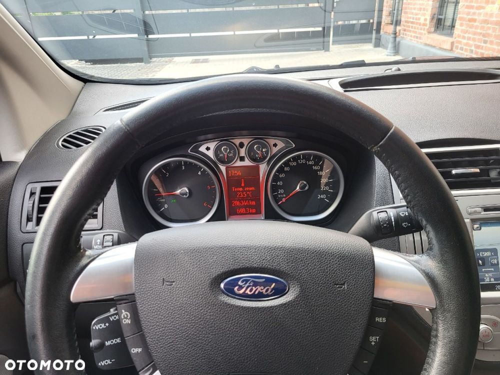 Ford Kuga - 23