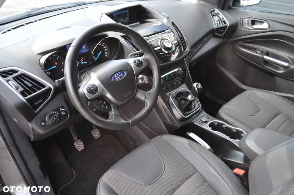 Ford Kuga 2.0 TDCi 2x4 Titanium - 35