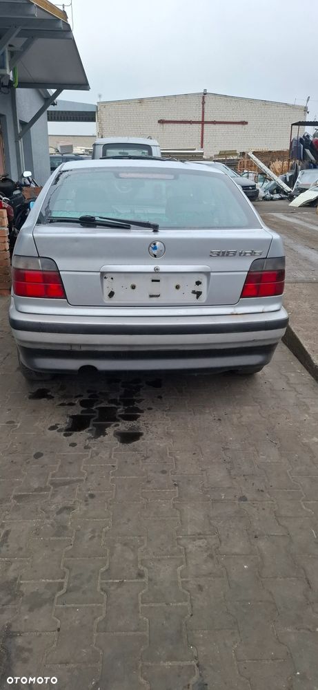 BMW E36 318 Compact na części - 7