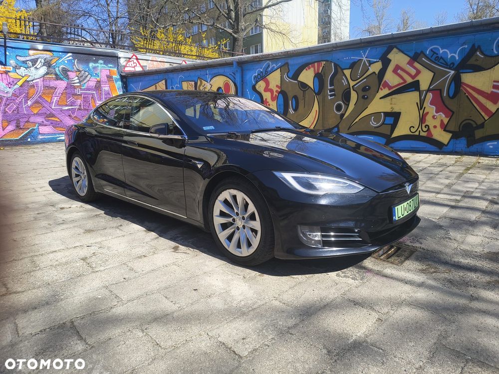 Tesla Model S - 23