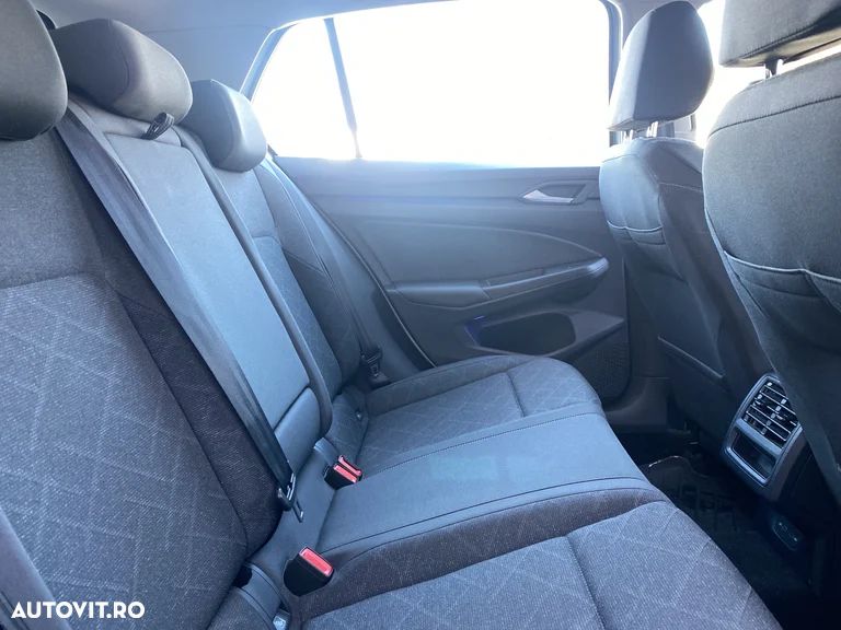 Volkswagen Golf 1.0 eTSI DSG MHEV Life - 18