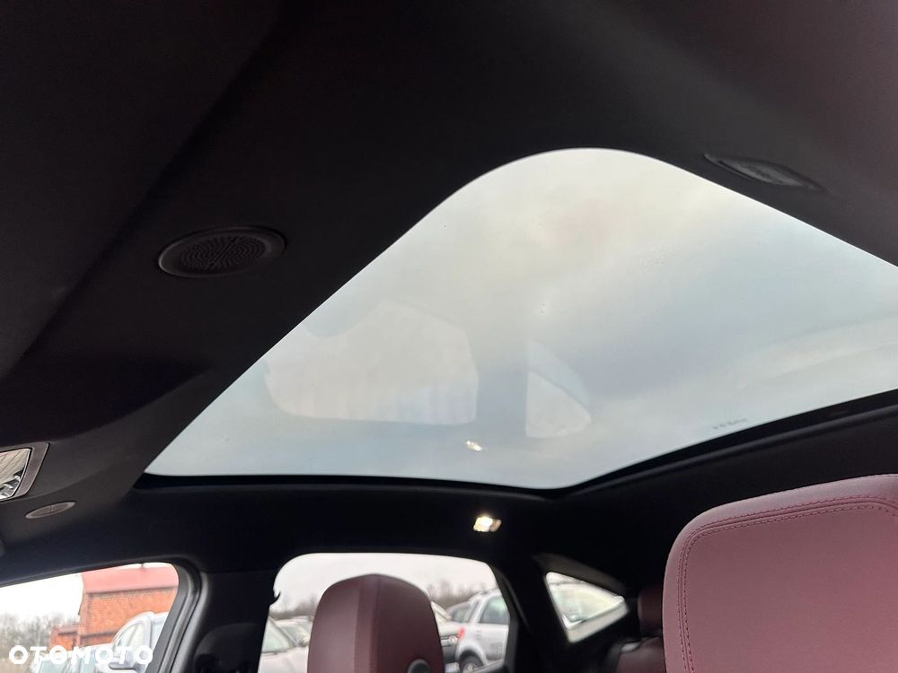 Jaguar E-Pace 2.0 P200 mHEV AWD R-Dynamic S - 11