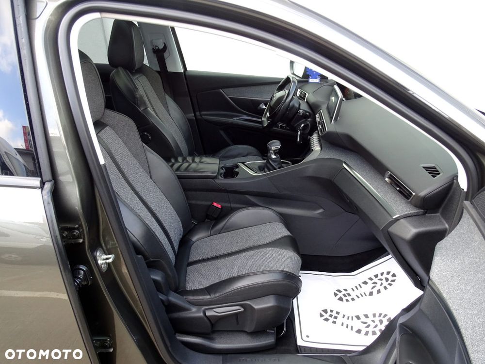 Peugeot 3008 PureTech 130 Stop & Start Allure - 11
