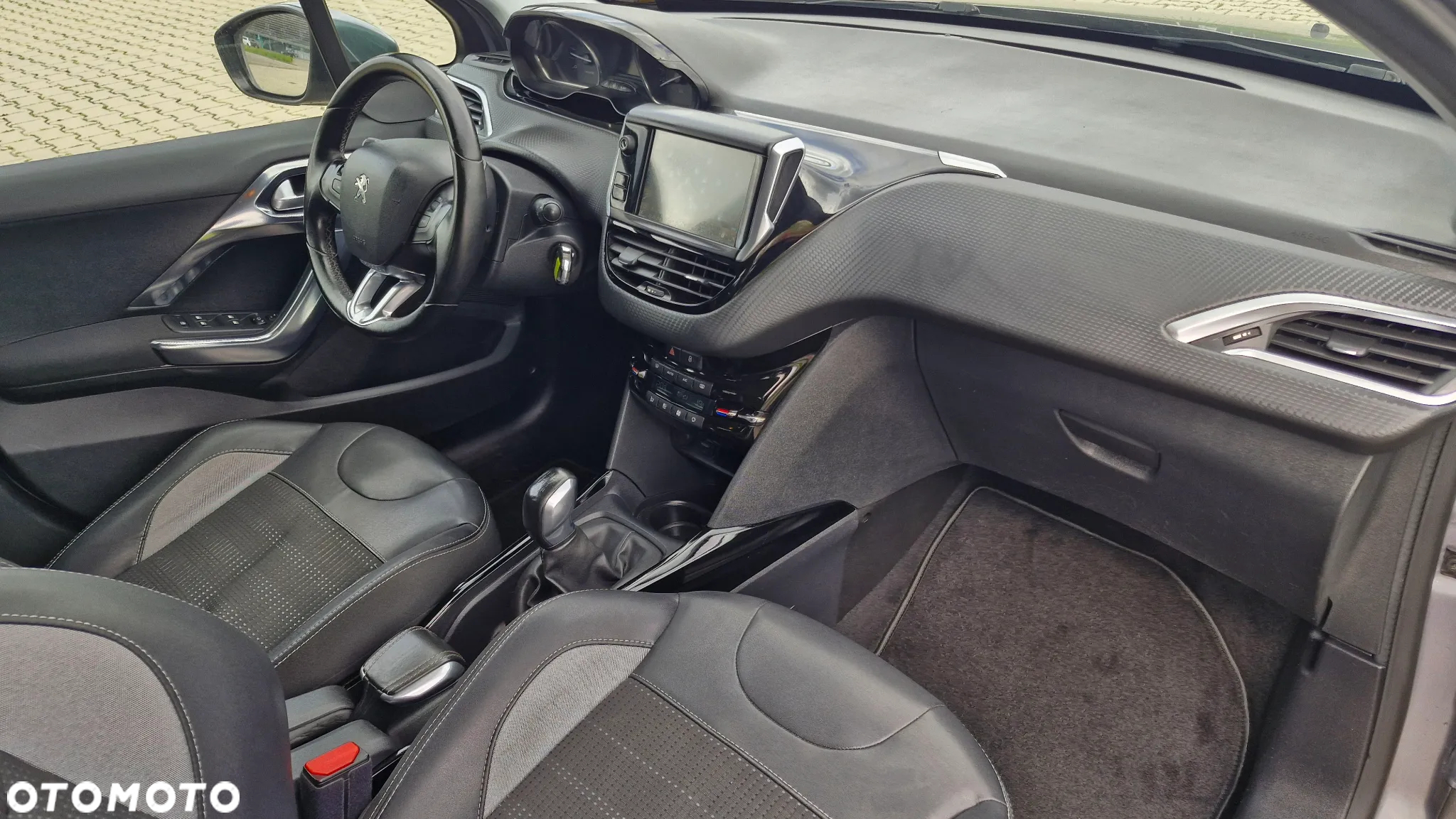Peugeot 2008 1.6 BlueHDi Allure - 22