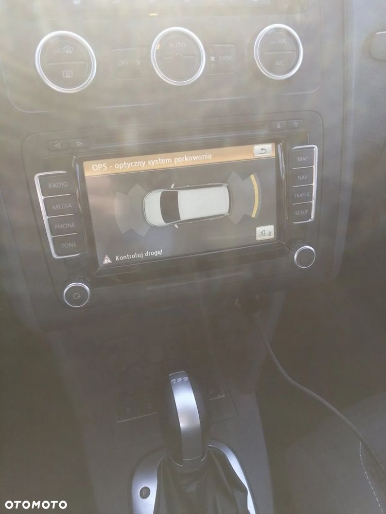 Volkswagen Touran 1.6 TDI DPF Highline DSG - 10