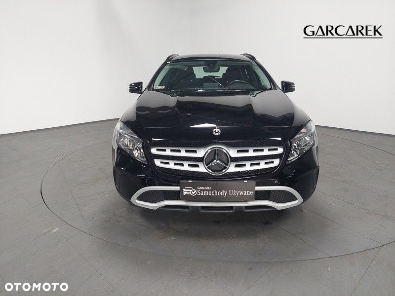 Mercedes-Benz GLA 180 7G-DCT - 5