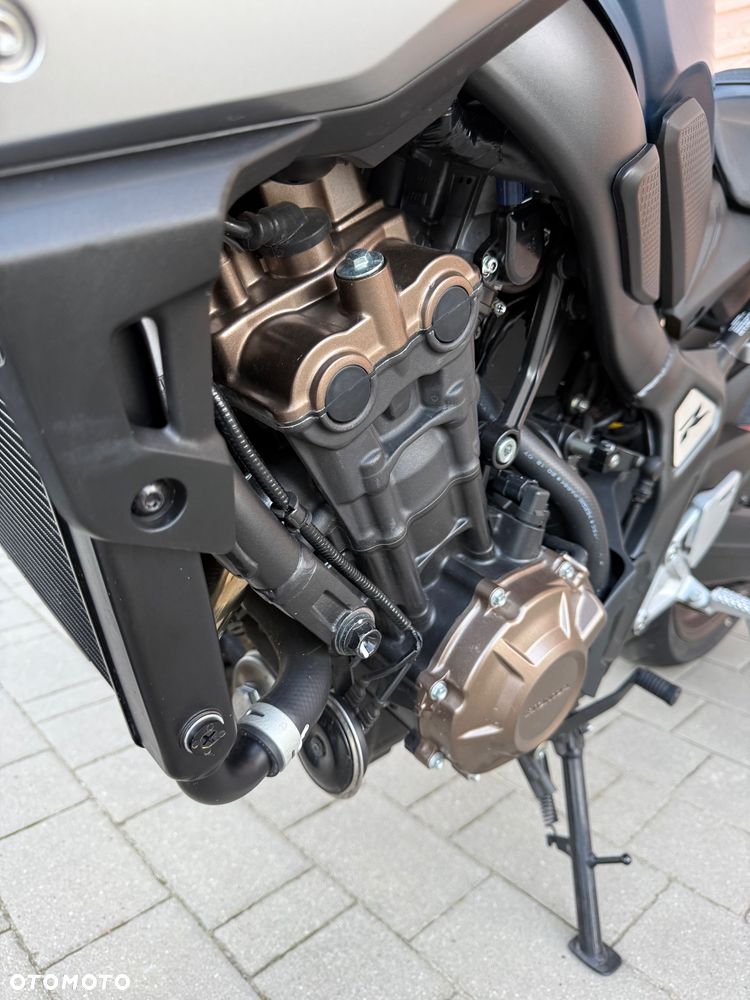 Honda CB - 16