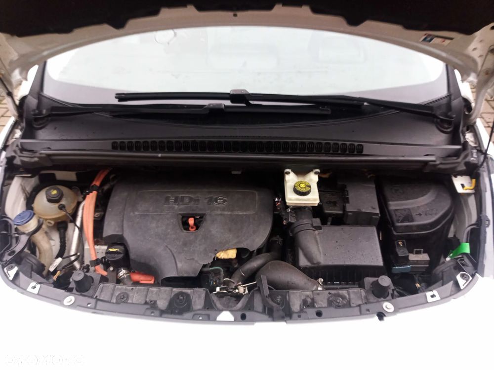 Peugeot 3008 2.0 HDi Active - 28